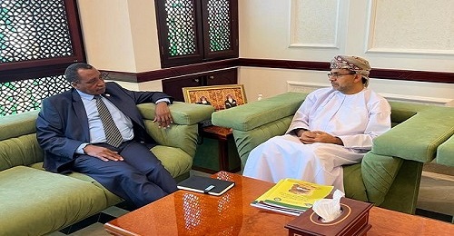 You are currently viewing Son Excellence le Ministre de l’Agriculture du Sultanat d’Oman reçoit Son Excellence le Directeur Général de l’Organisation Arabe pour le Développement Agricole, et ils discutent des aspects de la coopération dans le domaine du développement agricole et de la sécurité alimentaire.